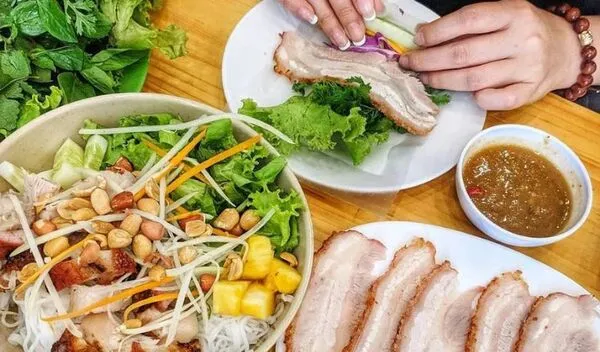 Bánh tráng cuốn thịt heo ở Đà Nẵng cũng có hương vị riêng