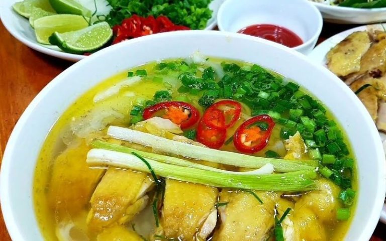 Cách nấu phở gà đúng chuẩn, hấp dẫn, bổ dưỡng ngay tại nhà