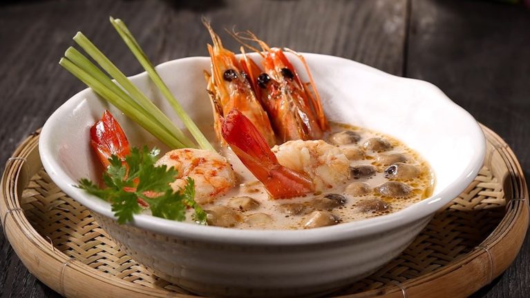 Cách nấu tom yum chua cay, siêu ngon chuẩn vị của Thái lan