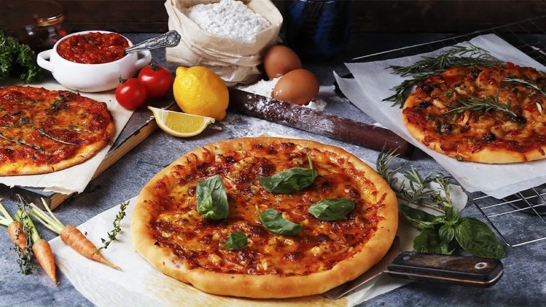 Cách làm pizza tại nhà đơn giản, thơm ngon như nhà hàng